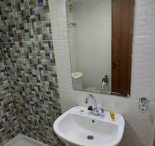 Lakis Court * Lárnaca