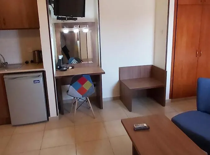 דירה Lakis Court *