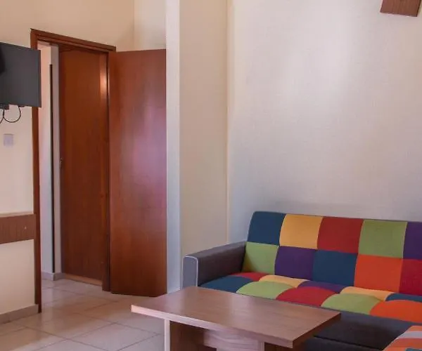 Lakis Court Apartamento Lárnaca