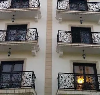 דירה Lakis Court *