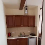 Appartamento Lakis Court *