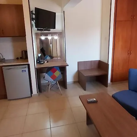 Apartment Lakis Court *