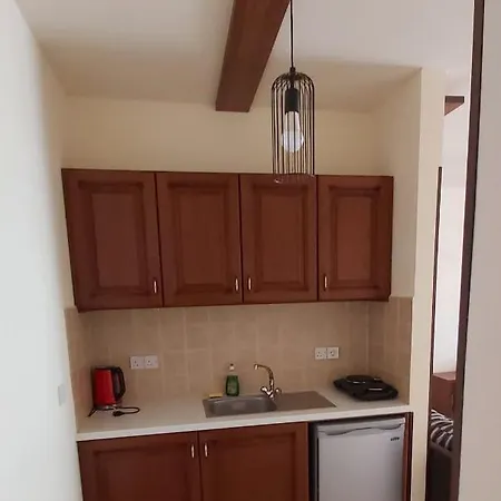 Apartament Lakis Court *