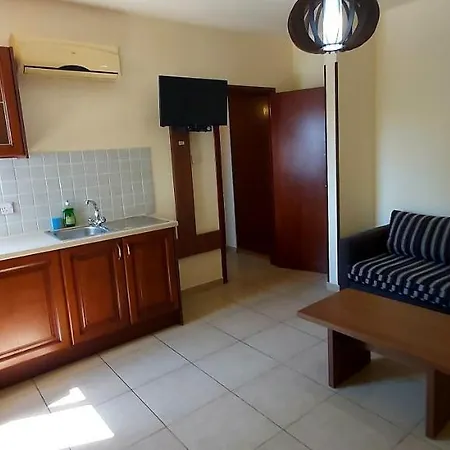 Lakis Court *