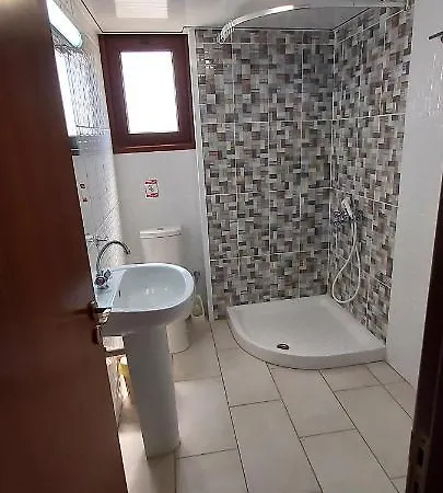 Apartment Lakis Court *
