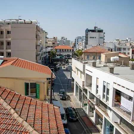 דירה Lakis Court *