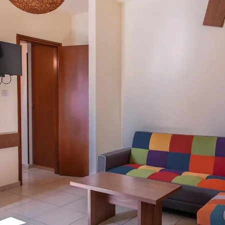 Lakis Court Apartment Larnaca