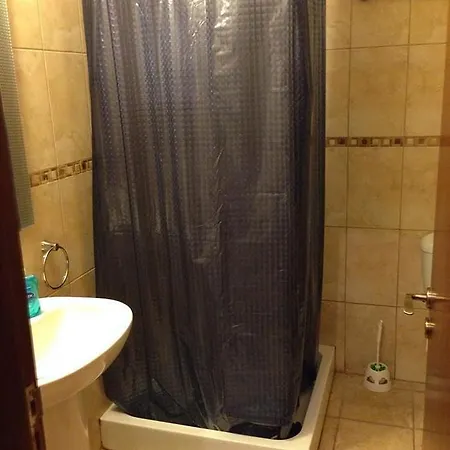 Apartament Lakis Court *