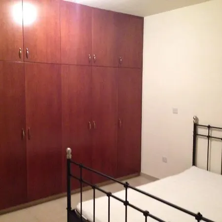 Apartment Lakis Court *