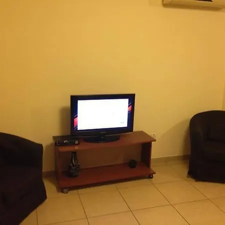 Apartment Lakis Court *