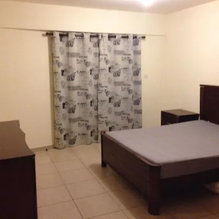 Lakis Court Apartamento *